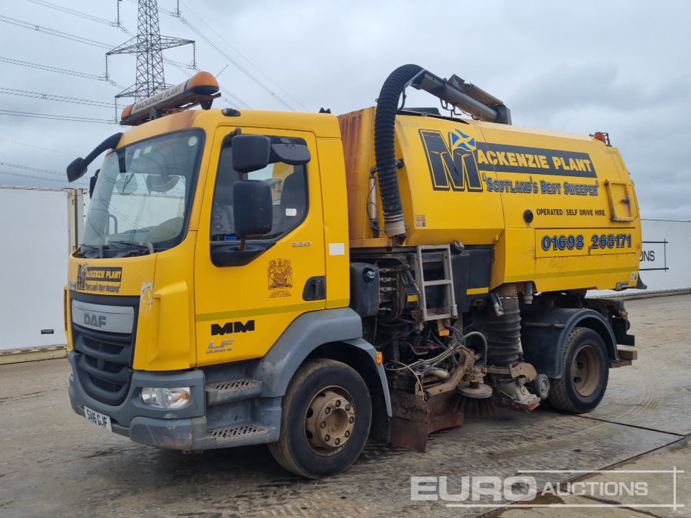 2016 DAF LF220 - Balayeuse de voirie: photos 1 2016 DAF LF220 - Balayeuse de voirie: photos 1