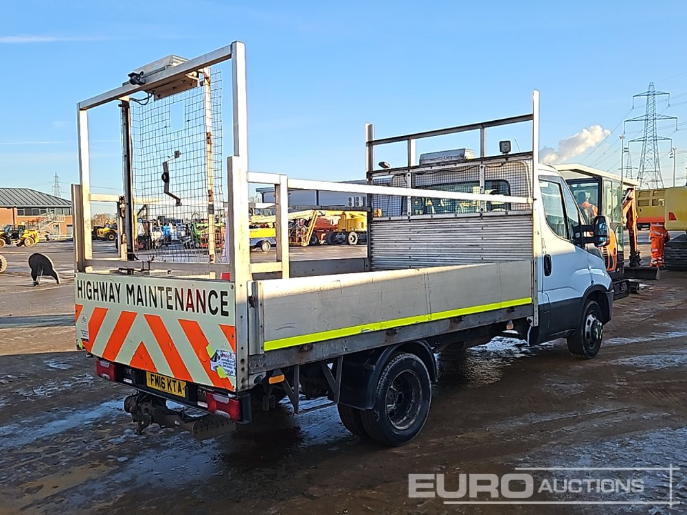 2016 Iveco Daily 35C13 - Utilitaire plateau: photos 5 2016 Iveco Daily 35C13 - Utilitaire plateau: photos 5