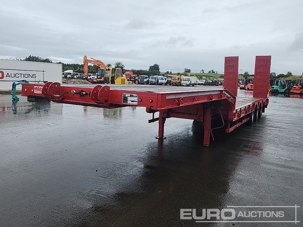 2016 MAC Tri Axle Step Frame Low Loader Trailer, Hydraulic Ramps, Outriggers - Semi-remorque surbaissé: photos 1 2016 MAC Tri Axle Step Frame Low Loader Trailer, Hydraulic Ramps, Outriggers - Semi-remorque surbaissé: photos 1