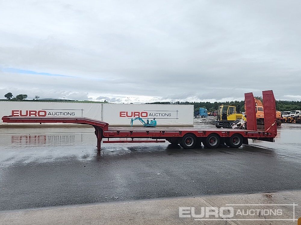 2016 MAC Tri Axle Step Frame Low Loader Trailer, Hydraulic Ramps, Outriggers - Semi-remorque surbaissé: photos 2 2016 MAC Tri Axle Step Frame Low Loader Trailer, Hydraulic Ramps, Outriggers - Semi-remorque surbaissé: photos 2