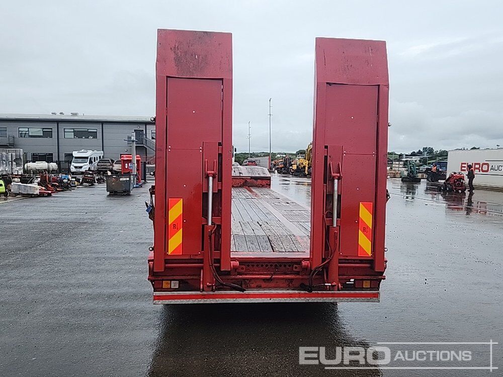 2016 MAC Tri Axle Step Frame Low Loader Trailer, Hydraulic Ramps, Outriggers - Semi-remorque surbaissé: photos 4 2016 MAC Tri Axle Step Frame Low Loader Trailer, Hydraulic Ramps, Outriggers - Semi-remorque surbaissé: photos 4