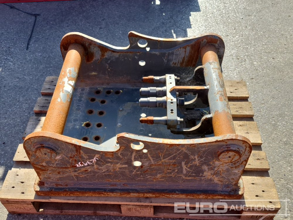 2016 Oilquick Head Stock 80mm Pin to suit 20 Ton Excavator - Marteau hydraulique: photos 2 2016 Oilquick Head Stock 80mm Pin to suit 20 Ton Excavator - Marteau hydraulique: photos 2