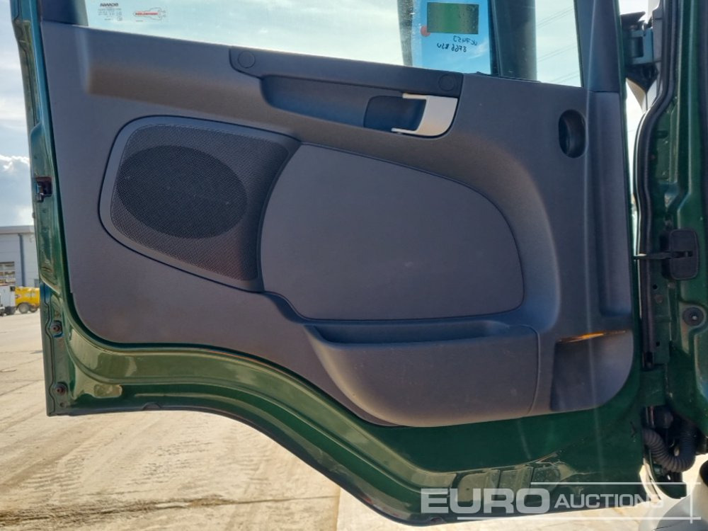 Camion plateau pour transport de équipements lourds 2016 Scania P370: photos 31