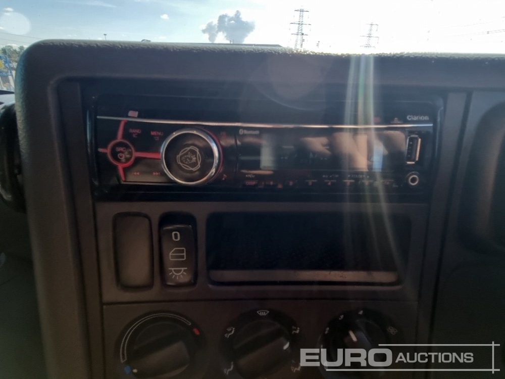 Camion plateau pour transport de équipements lourds 2016 Scania P370: photos 38