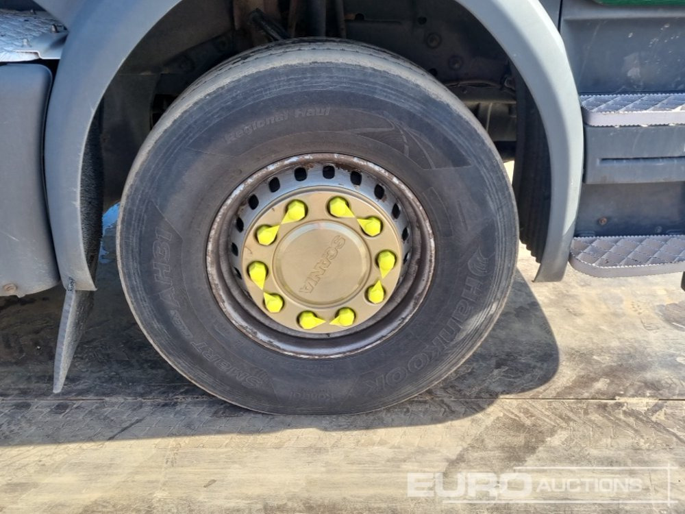 Camion plateau pour transport de équipements lourds 2016 Scania P370: photos 16