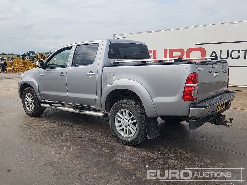 2016 Toyota Hilux Invincible - Pick-up: photos 3 2016 Toyota Hilux Invincible - Pick-up: photos 3