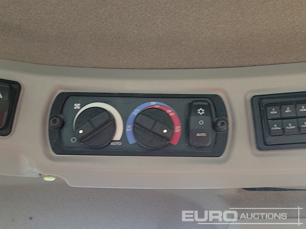 Chargeuse sur pneus 2017 CAT 938M: photos 44