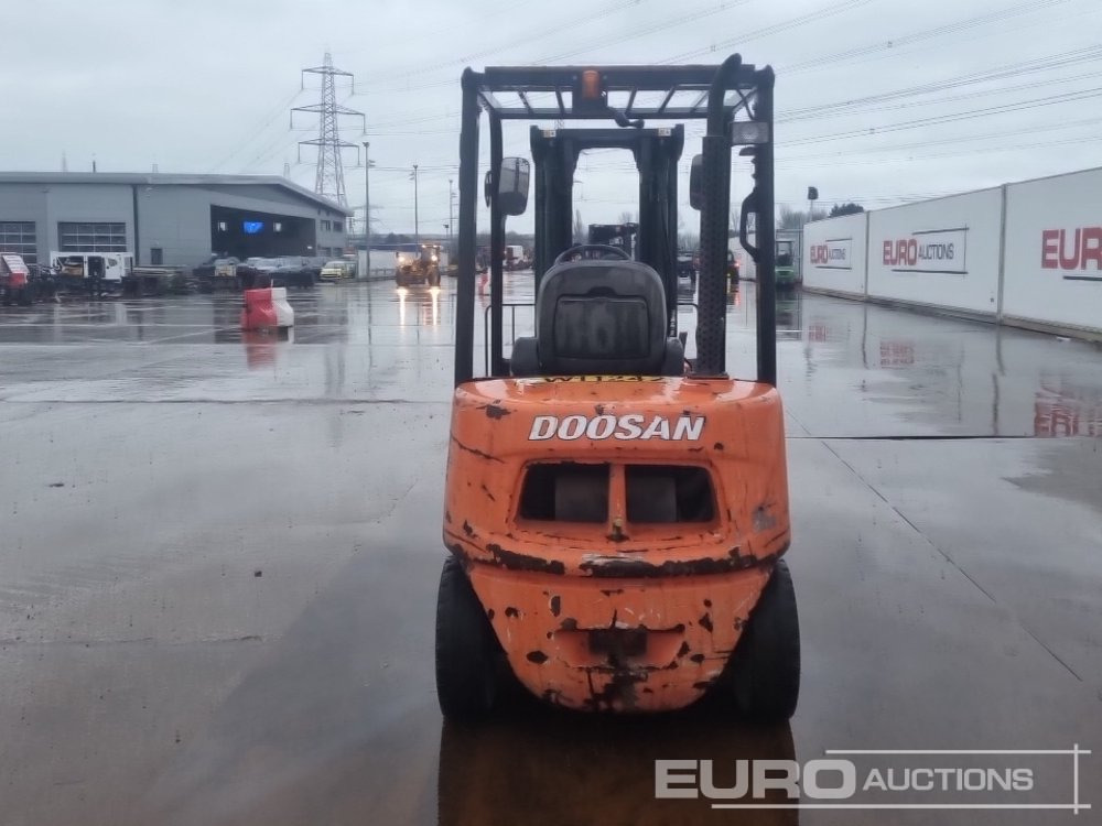 2017 Doosan D25S-5 - Chariot élévateur: photos 4 2017 Doosan D25S-5 - Chariot élévateur: photos 4