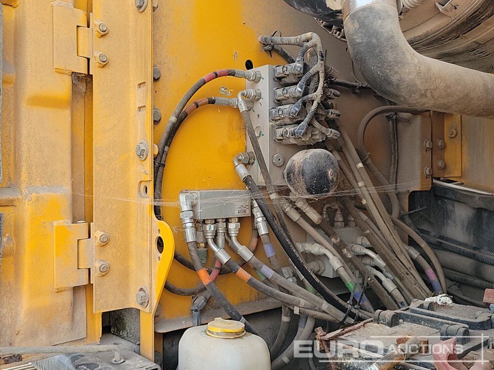 Pelle sur chenille 2017 JCB JS220LC 4F: photos 27 Pelle sur chenille 2017 JCB JS220LC 4F: photos 27