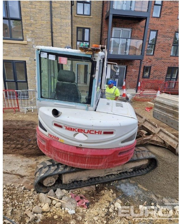 2017 Takeuchi TB260 - Mini pelle: photos 3 2017 Takeuchi TB260 - Mini pelle: photos 3