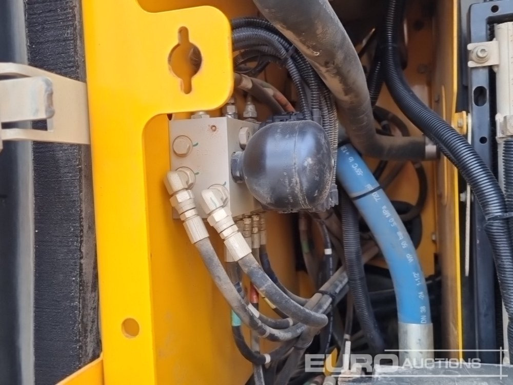 Pelle sur chenille 2018 JCB JS131LC: photos 41