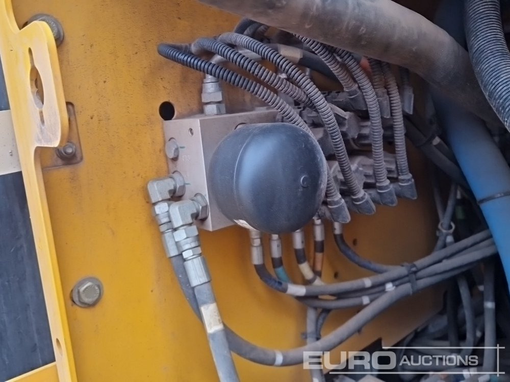 Pelle sur chenille 2018 JCB JS131LC: photos 39