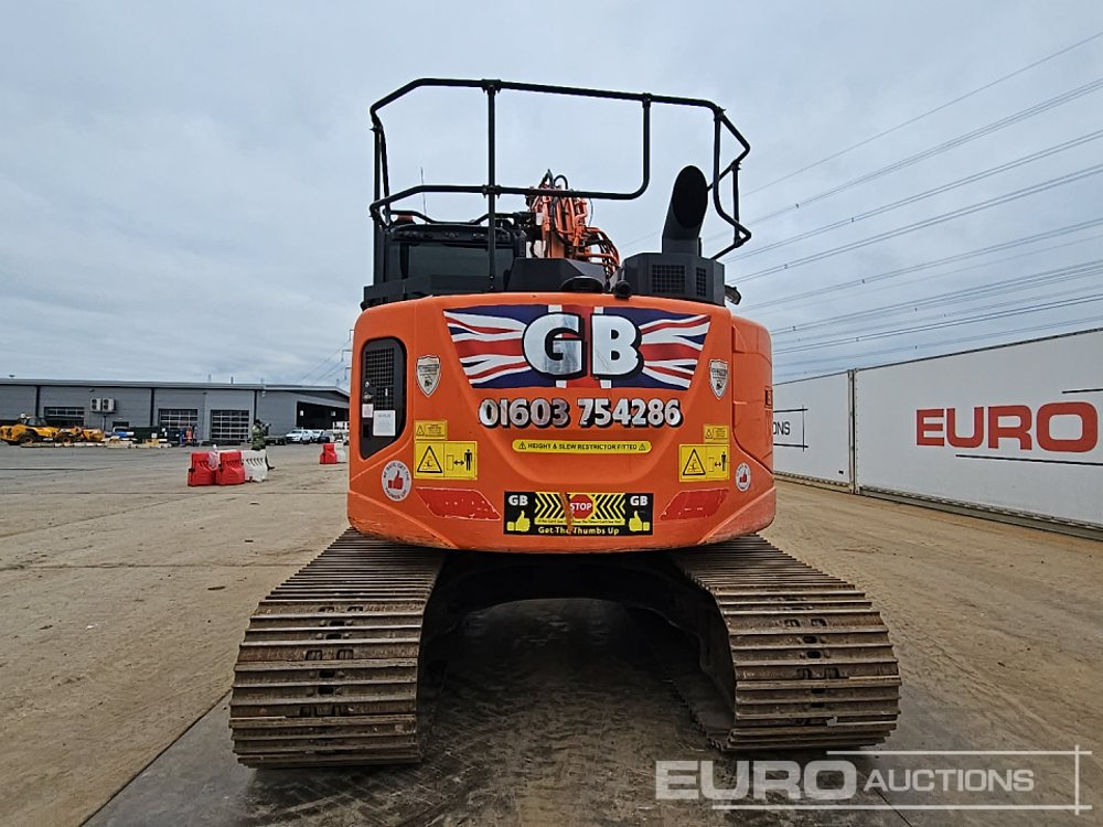 2019 Hitachi ZX135US-6 - Pelle sur chenille: photos 4 2019 Hitachi ZX135US-6 - Pelle sur chenille: photos 4