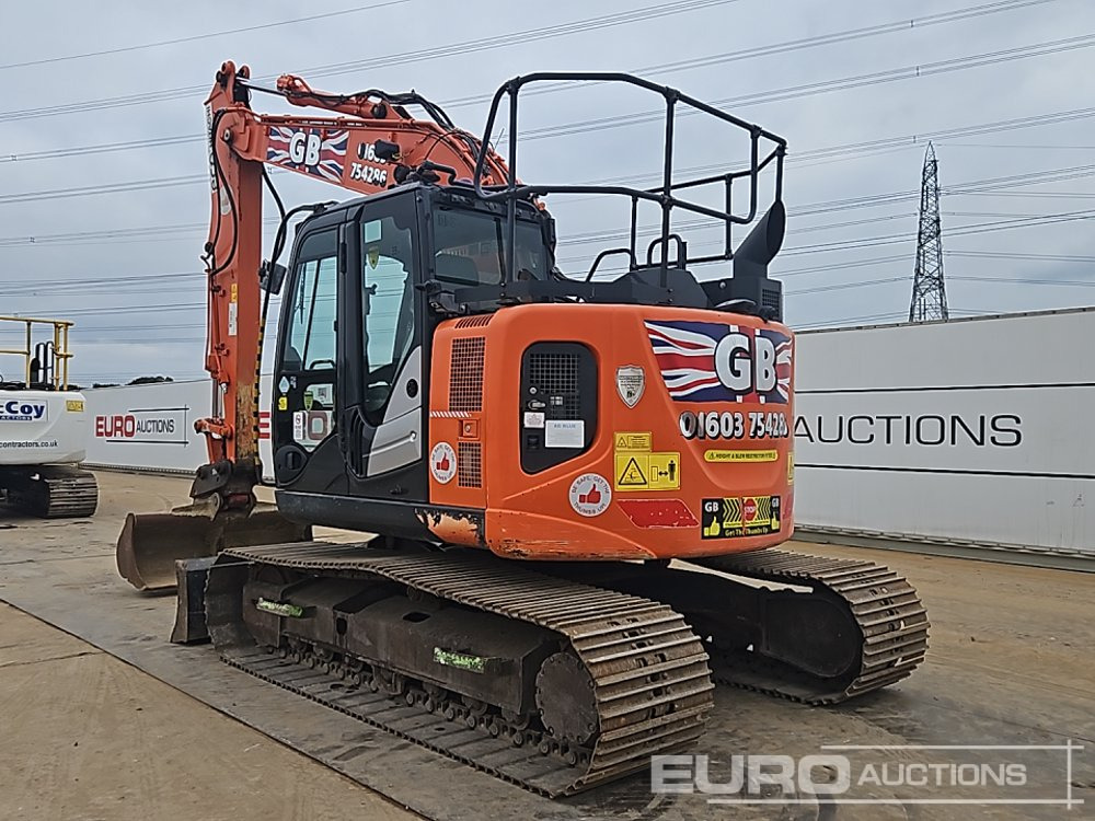 2019 Hitachi ZX135US-6 - Pelle sur chenille: photos 3 2019 Hitachi ZX135US-6 - Pelle sur chenille: photos 3