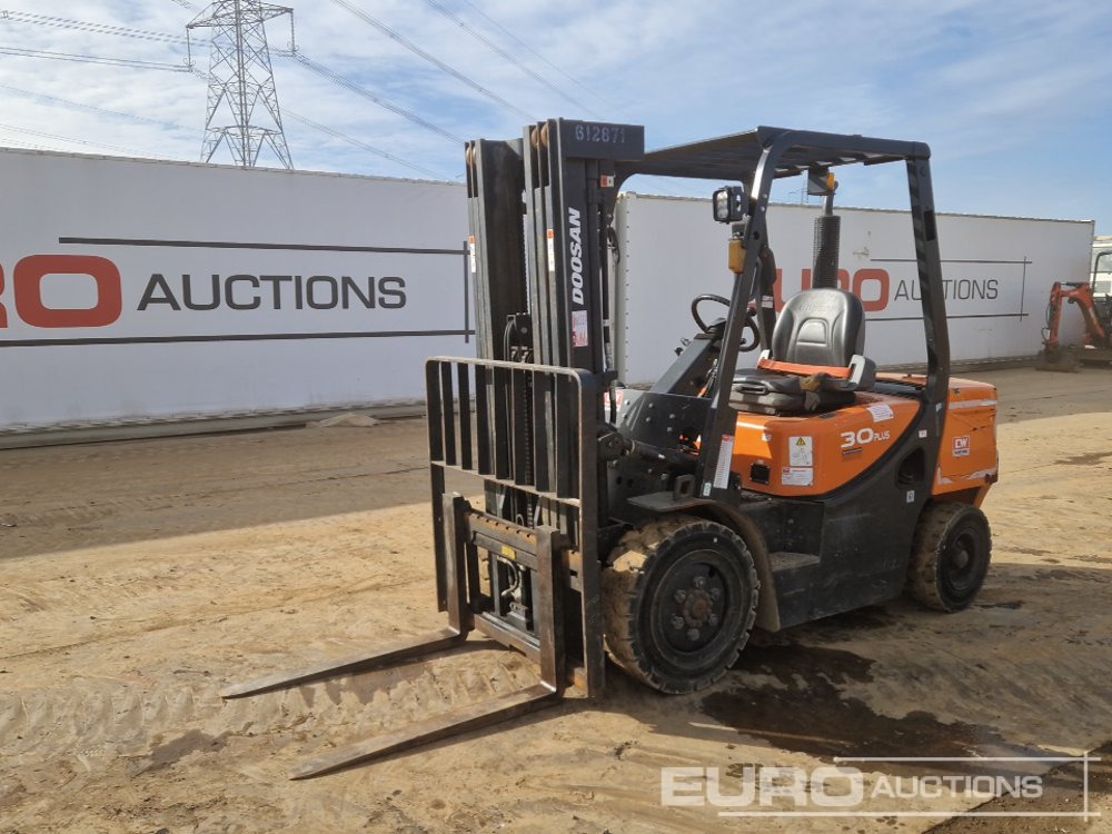 2020 Doosan D30GP - Chariot élévateur: photos 1 2020 Doosan D30GP - Chariot élévateur: photos 1