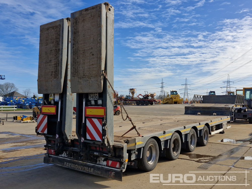 2020 Faymonville 4 Axle Step Frame Extendable Flatbed Trailer, Flip Tow Ramps - Semi-remorque plateau: photos 5 2020 Faymonville 4 Axle Step Frame Extendable Flatbed Trailer, Flip Tow Ramps - Semi-remorque plateau: photos 5