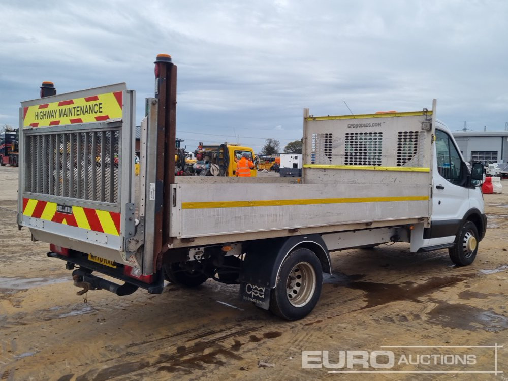 2020 Ford Transit 350 - Utilitaire plateau: photos 5 2020 Ford Transit 350 - Utilitaire plateau: photos 5