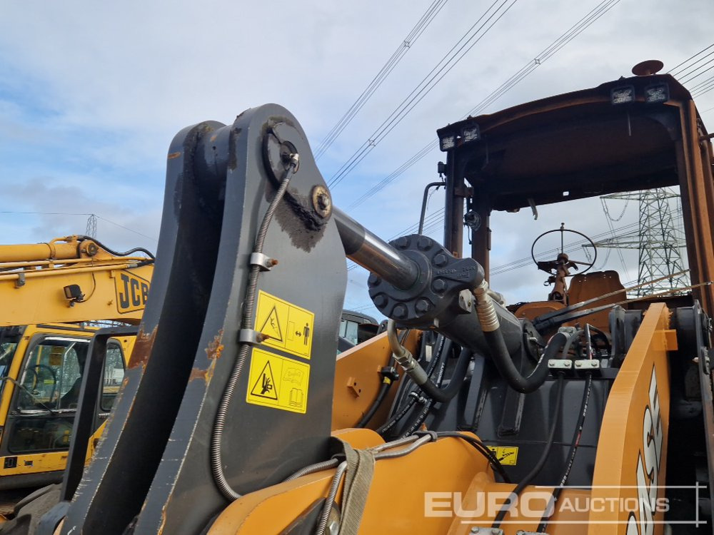 Chargeuse sur pneus 2021 Case 821G: photos 18