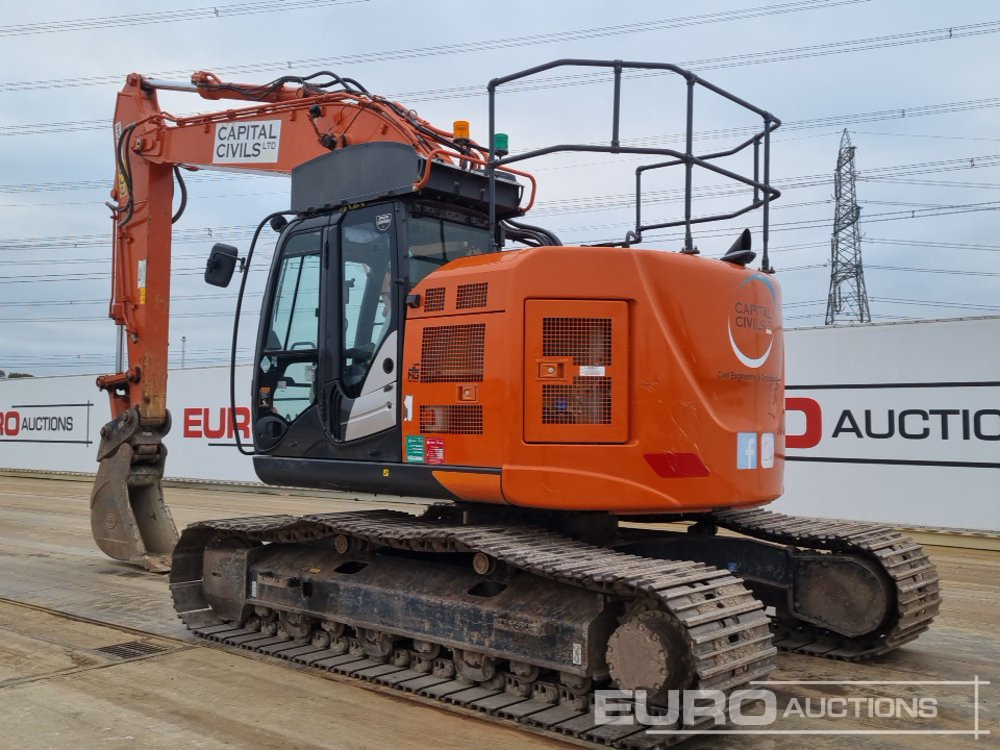 2021 Hitachi ZX225USLC-6 - Pelle sur chenille: photos 3 2021 Hitachi ZX225USLC-6 - Pelle sur chenille: photos 3