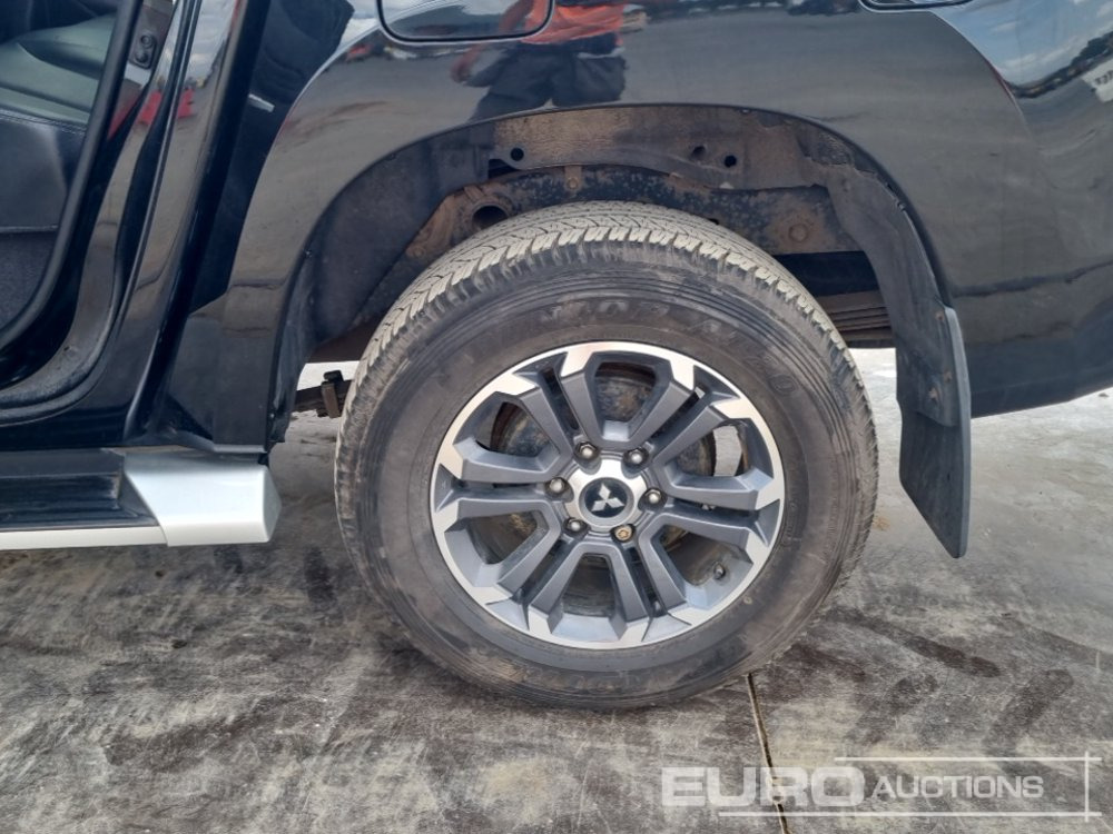 Pick-up 2021 Mitsubishi L200 Barbarian: photos 10