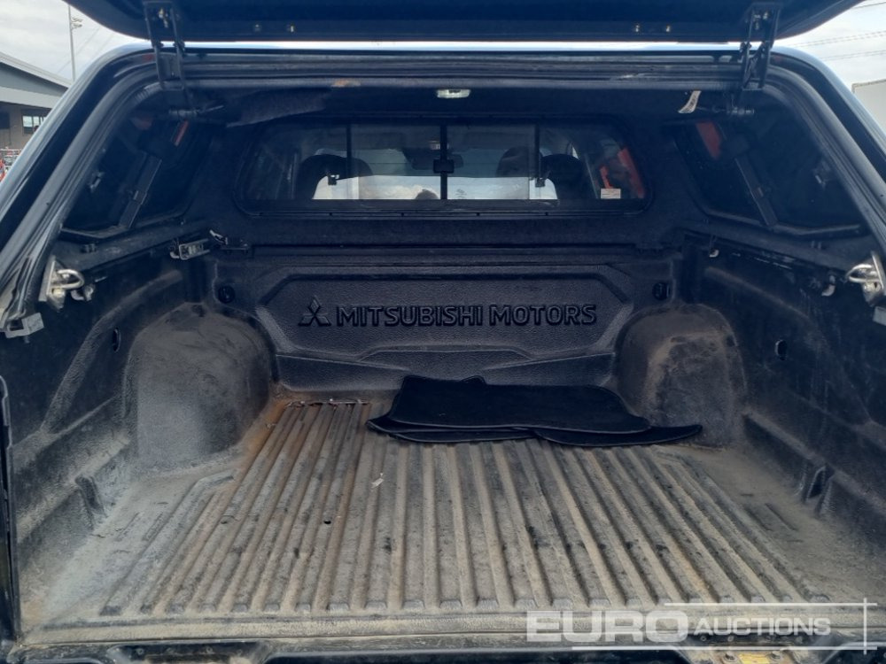 Pick-up 2021 Mitsubishi L200 Barbarian: photos 18