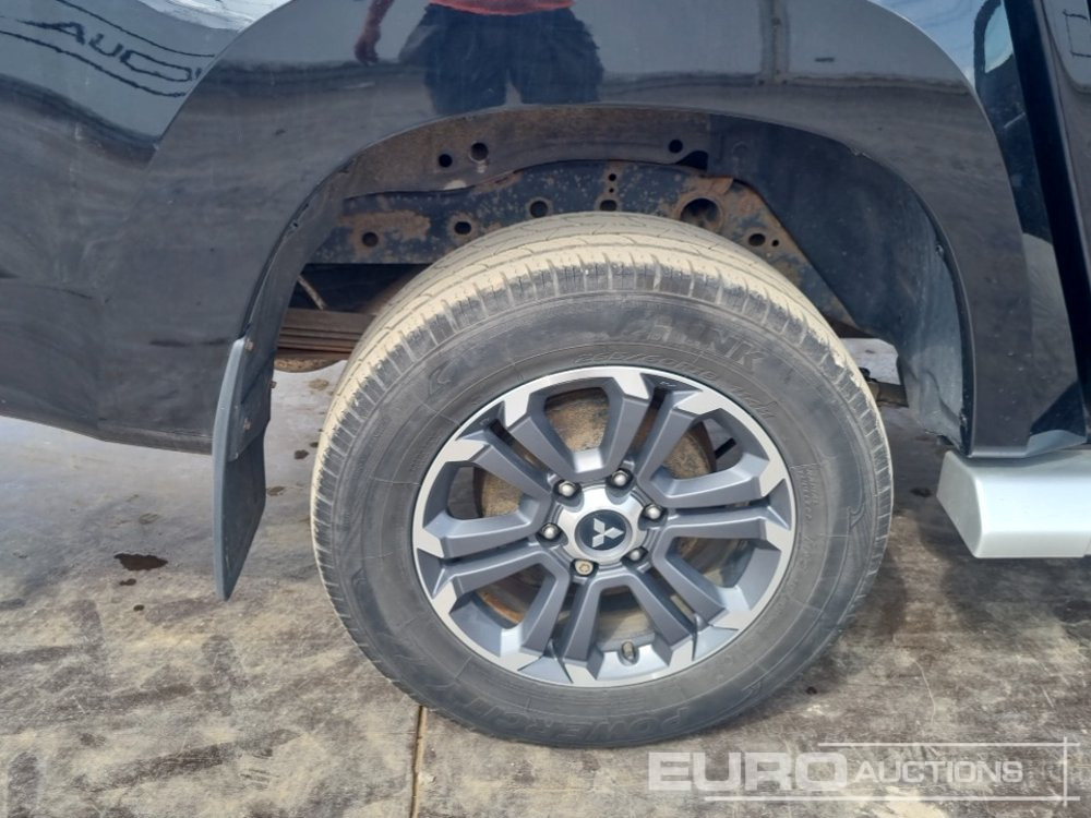 Pick-up 2021 Mitsubishi L200 Barbarian: photos 11