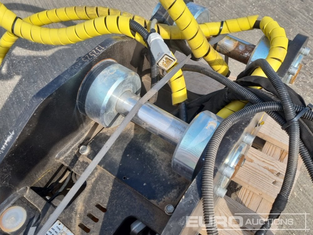 Attache rapide 2022 Engcon Hydraulic Double Lock QH 45mm Pin to suit 4-6 Ton Excavator: photos 12