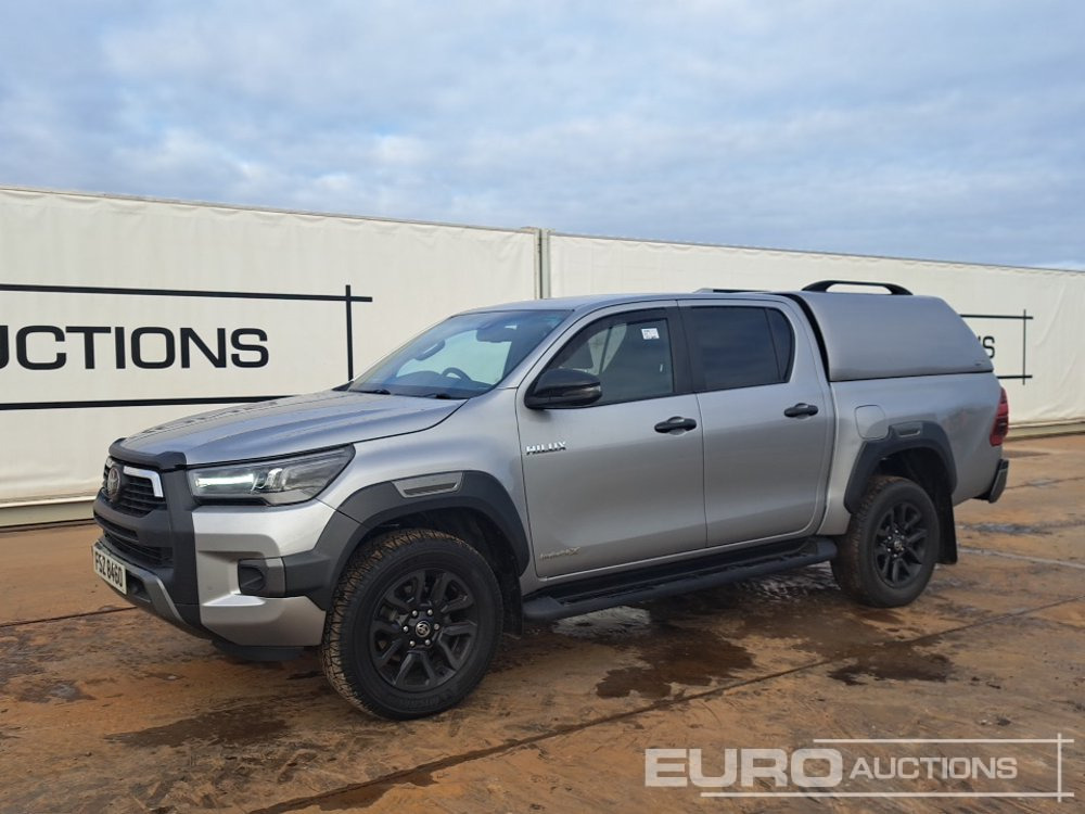 2022 Toyota Hilux Invincible X - Pick-up: photos 1 2022 Toyota Hilux Invincible X - Pick-up: photos 1
