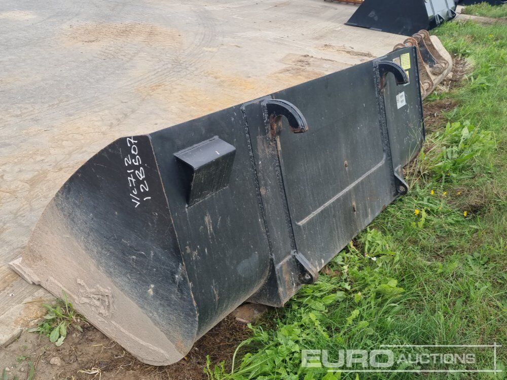2024 Rhinox 90" Loading Bucket to suit JCB Telehandler - Godet: photos 3 2024 Rhinox 90" Loading Bucket to suit JCB Telehandler - Godet: photos 3