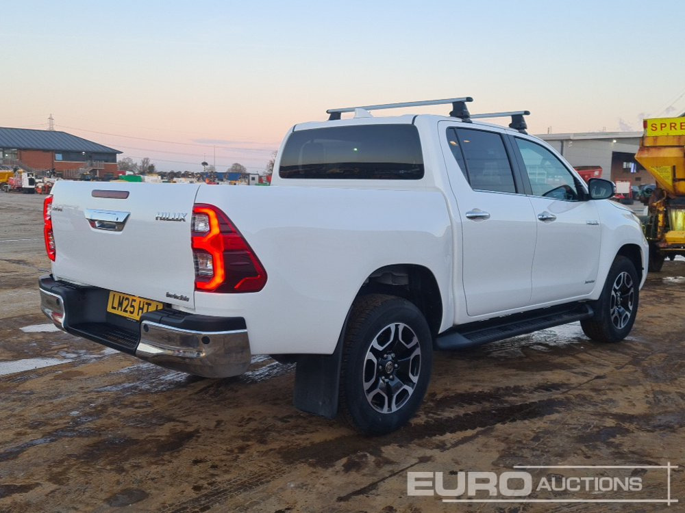 2025 Toyota Hilux Invincible - Pick-up: photos 5 2025 Toyota Hilux Invincible - Pick-up: photos 5