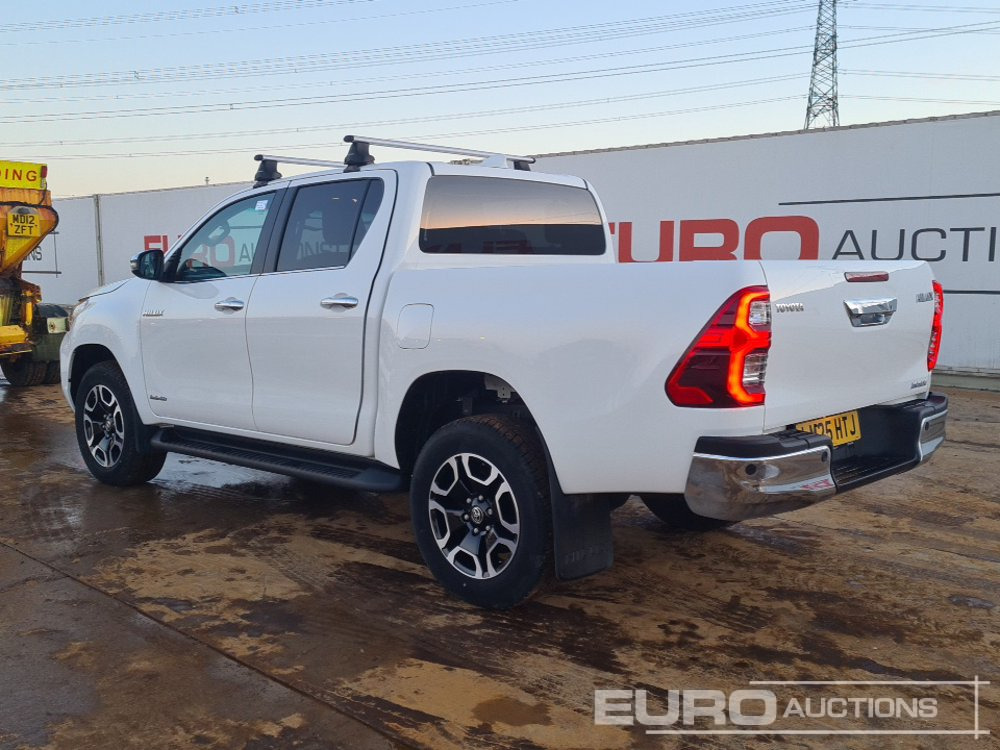 2025 Toyota Hilux Invincible - Pick-up: photos 3 2025 Toyota Hilux Invincible - Pick-up: photos 3