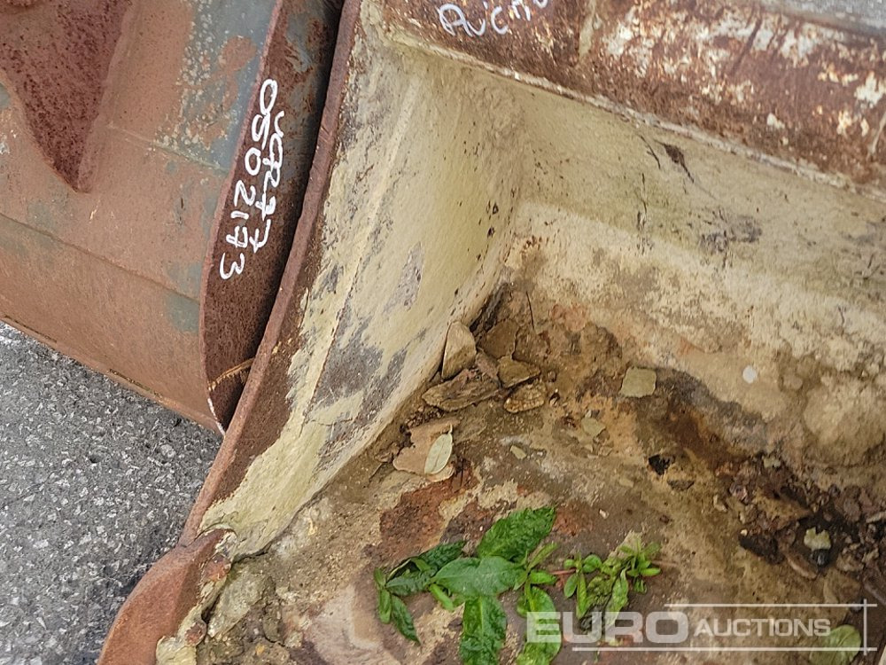 Godet 24", 24" Digging Bucket 50mm Pin to suit 6-8 Ton Excavator: photos 10 Godet 24", 24" Digging Bucket 50mm Pin to suit 6-8 Ton Excavator: photos 10