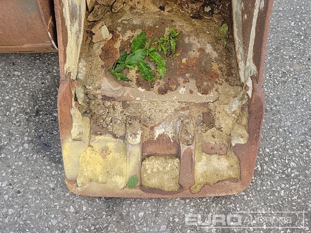 Godet 24", 24" Digging Bucket 50mm Pin to suit 6-8 Ton Excavator: photos 12 Godet 24", 24" Digging Bucket 50mm Pin to suit 6-8 Ton Excavator: photos 12