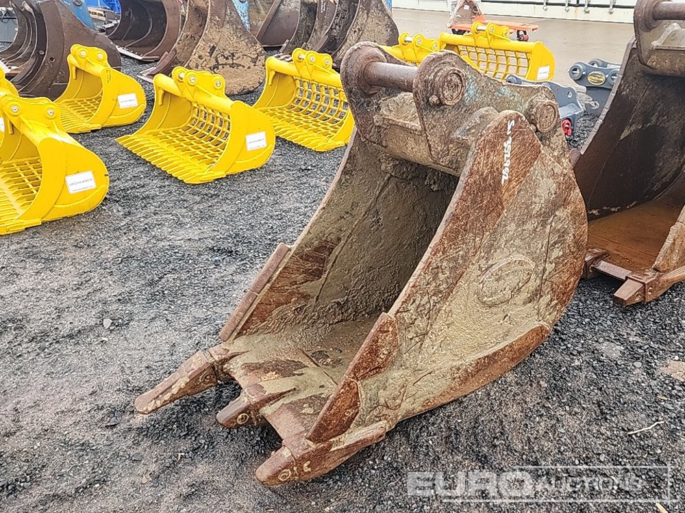 24" Strickland Digging Bucket 65mm Pin to suit 13 Ton Excavator - Godet: photos 1 24" Strickland Digging Bucket 65mm Pin to suit 13 Ton Excavator - Godet: photos 1