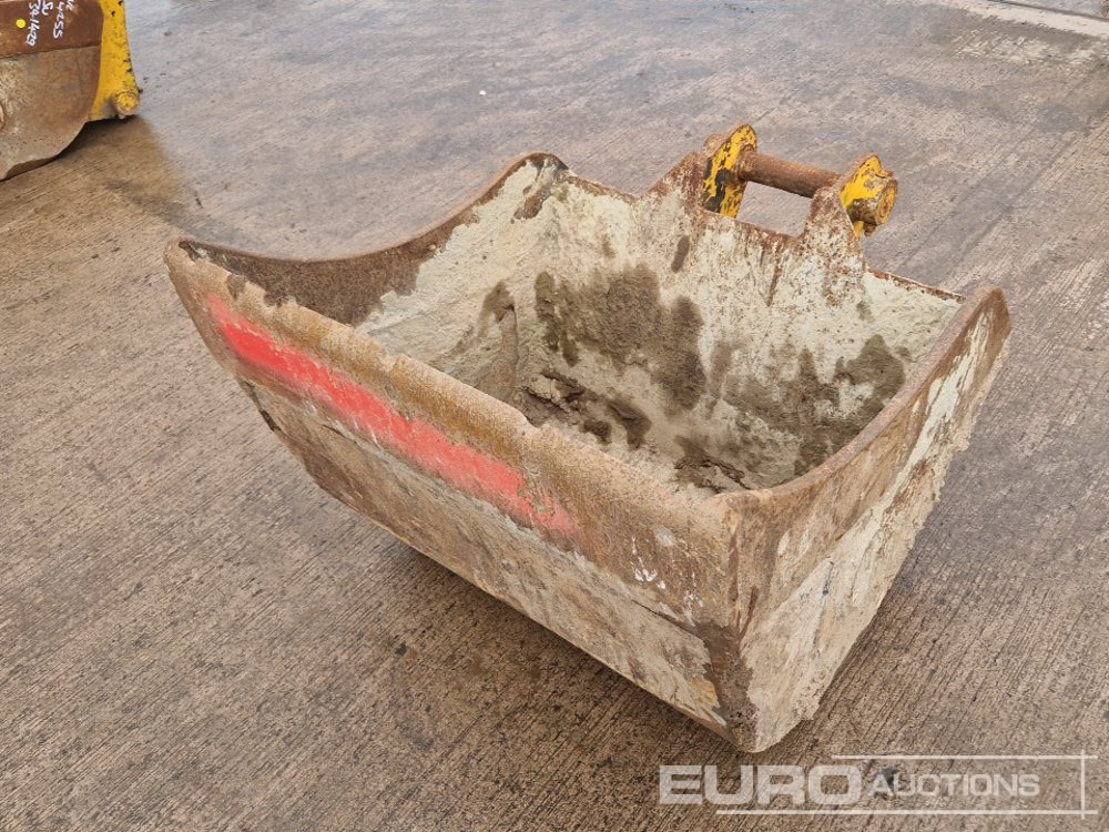 30" Strickland Digging Bucket 45mm Pin to suit 4-6 Ton Excavator - Godet: photos 1 30" Strickland Digging Bucket 45mm Pin to suit 4-6 Ton Excavator - Godet: photos 1