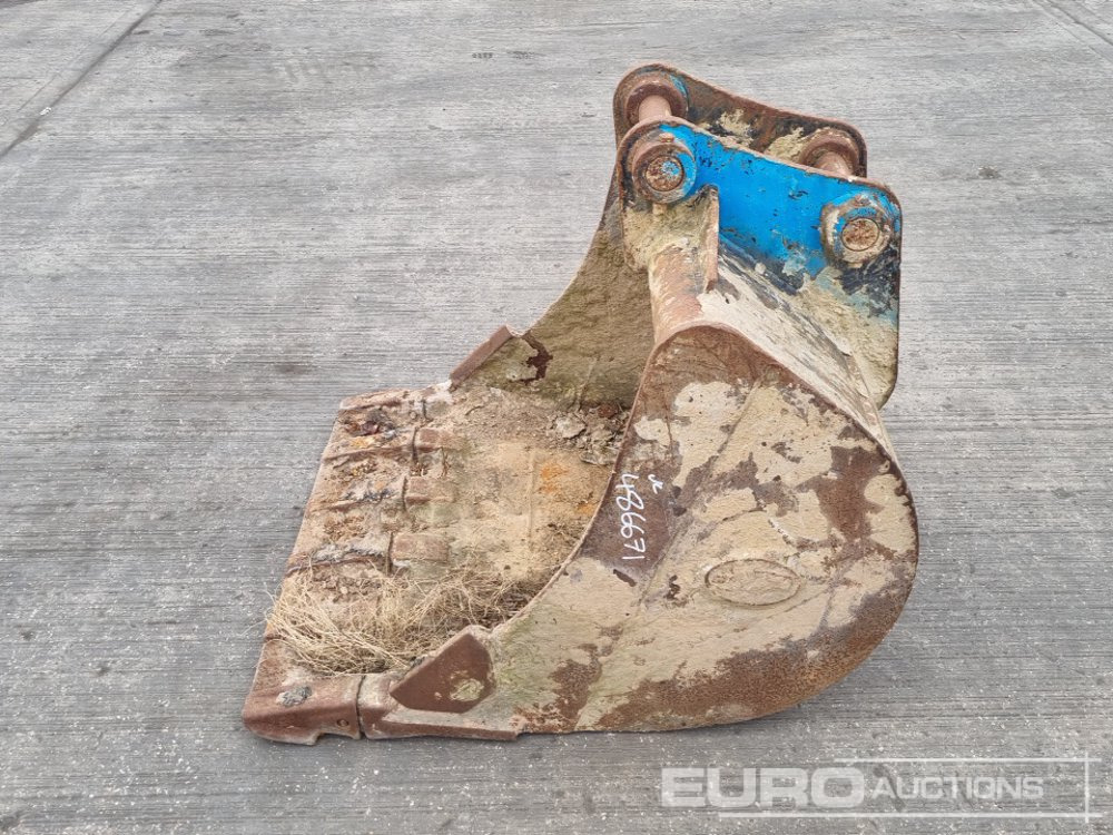 36" Digging Bucket 50mm Pin to suit 6-8 Ton Excavator - Godet: photos 4 36" Digging Bucket 50mm Pin to suit 6-8 Ton Excavator - Godet: photos 4