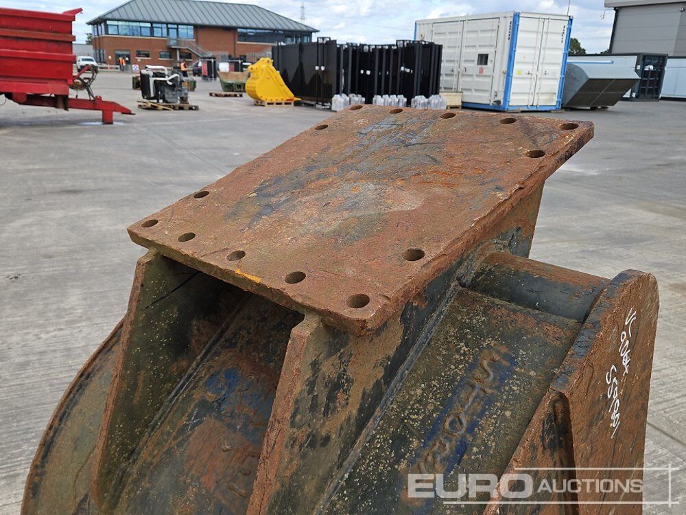 Godet 36" Digging Bucket: photos 13 Godet 36" Digging Bucket: photos 13