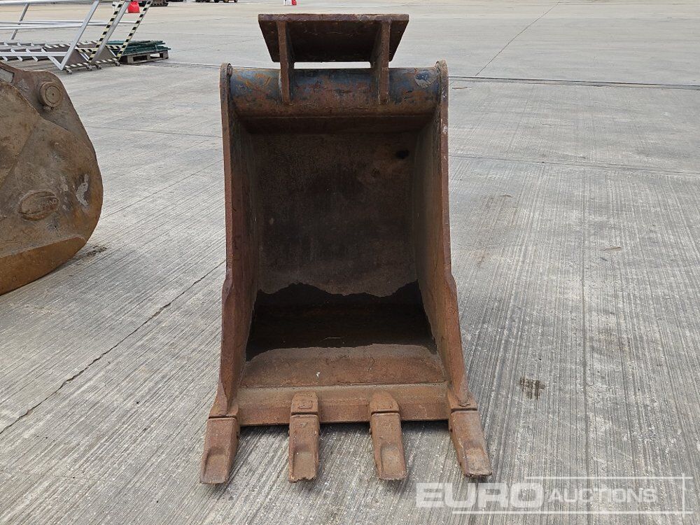 Godet 36" Digging Bucket: photos 8 Godet 36" Digging Bucket: photos 8