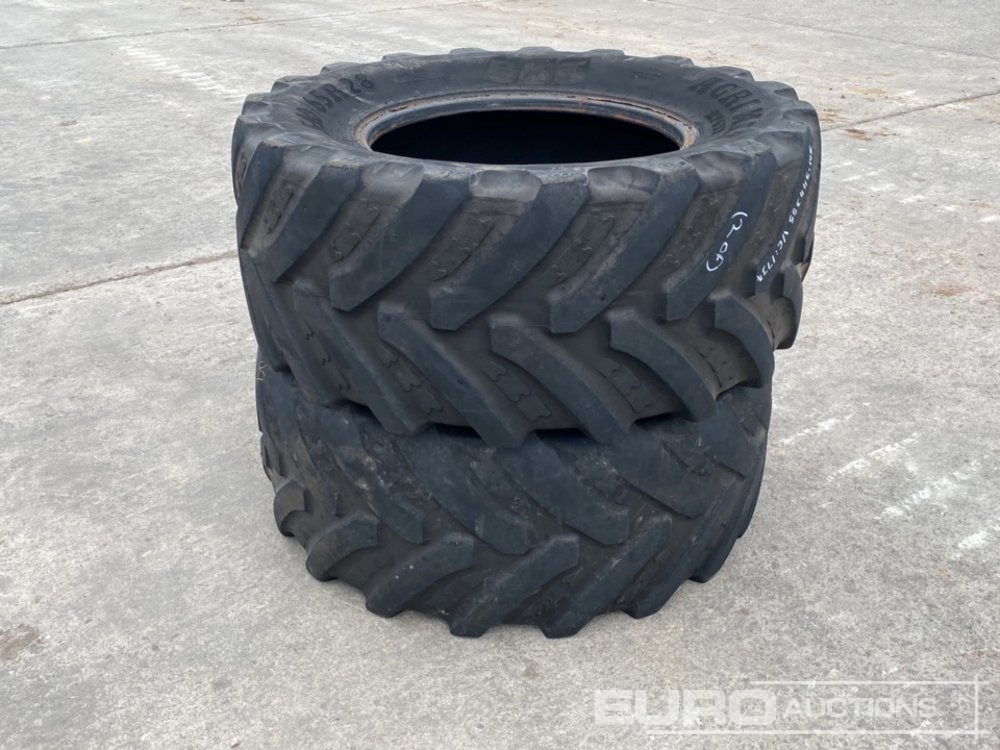 540/65R28 Agrimax Tyres (2 of) - Pneu: photos 1 540/65R28 Agrimax Tyres (2 of) - Pneu: photos 1