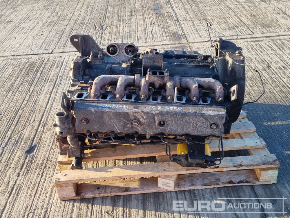 6 Cylinder Engine (Part Missings) - Moteur: photos 2 6 Cylinder Engine (Part Missings) - Moteur: photos 2