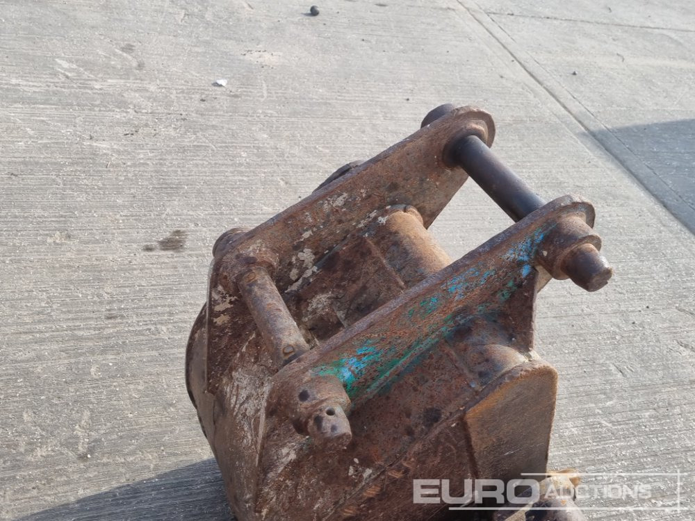 Godet 60" Ditching, 18" Digging Bucket 45mm Pin to suit 4-6 Ton Excavator: photos 12