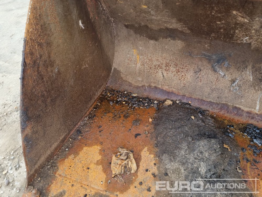 Godet 60" Loading Bucket to suit Telehandler: photos 10