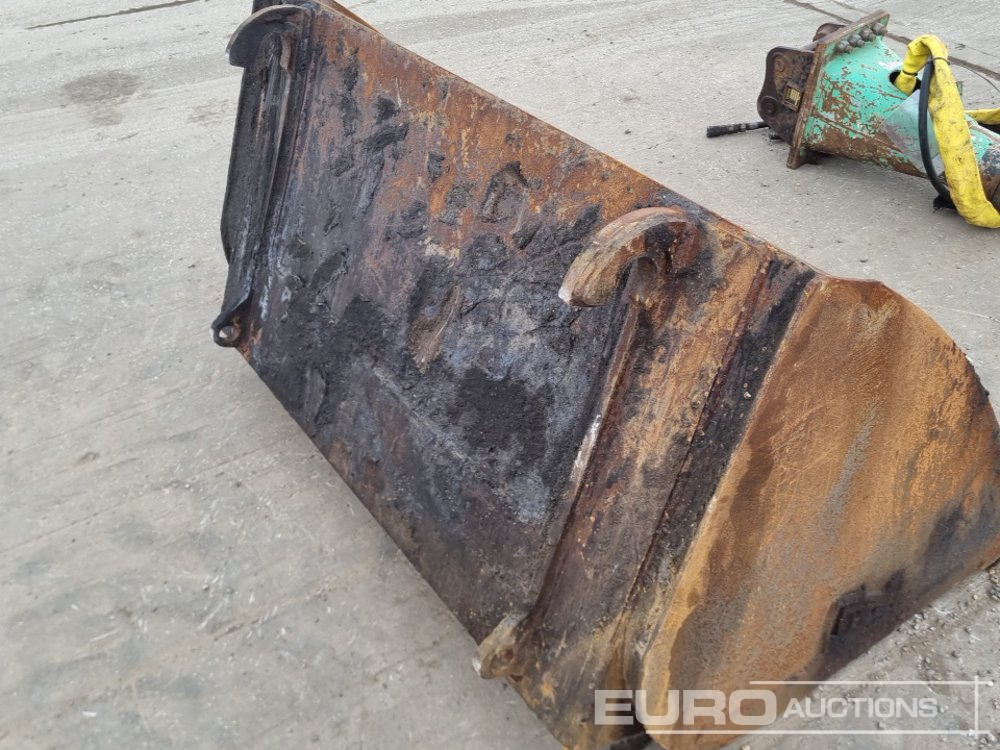 Godet 60" Loading Bucket to suit Telehandler: photos 11
