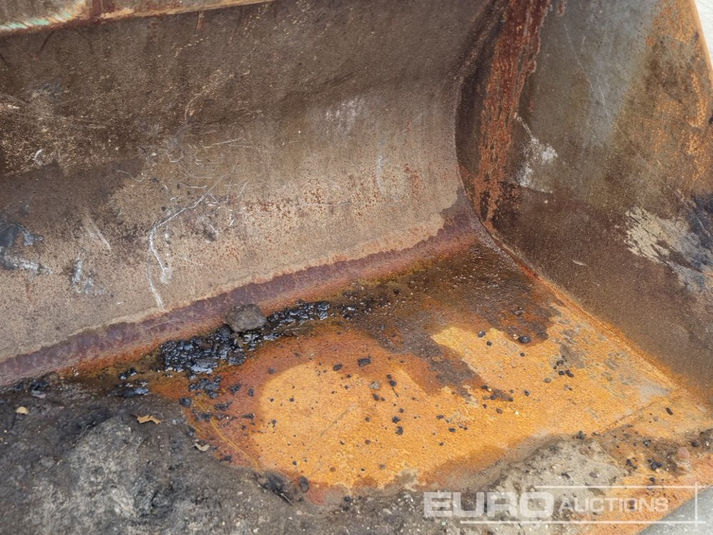 Godet 60" Loading Bucket to suit Telehandler: photos 9