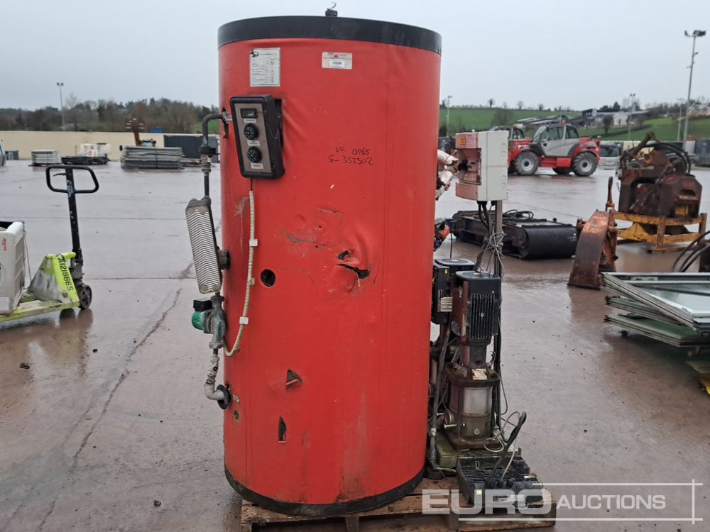 600 Litre Insulated Water Tank (2 of) & Pumps - Matériel de chantier: photos 5 600 Litre Insulated Water Tank (2 of) & Pumps - Matériel de chantier: photos 5