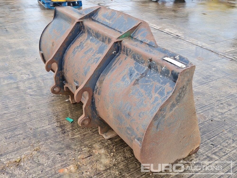 68" Loading Bucket to suit Telehandler - Godet: photos 5 68" Loading Bucket to suit Telehandler - Godet: photos 5