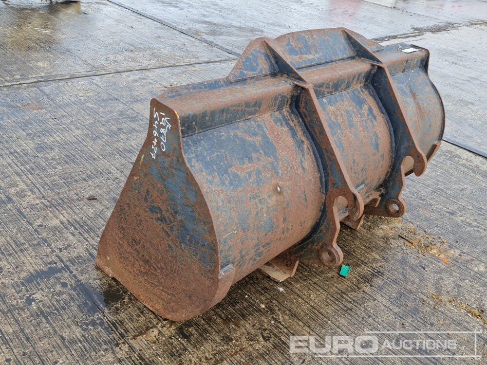 68" Loading Bucket to suit Telehandler - Godet: photos 3 68" Loading Bucket to suit Telehandler - Godet: photos 3