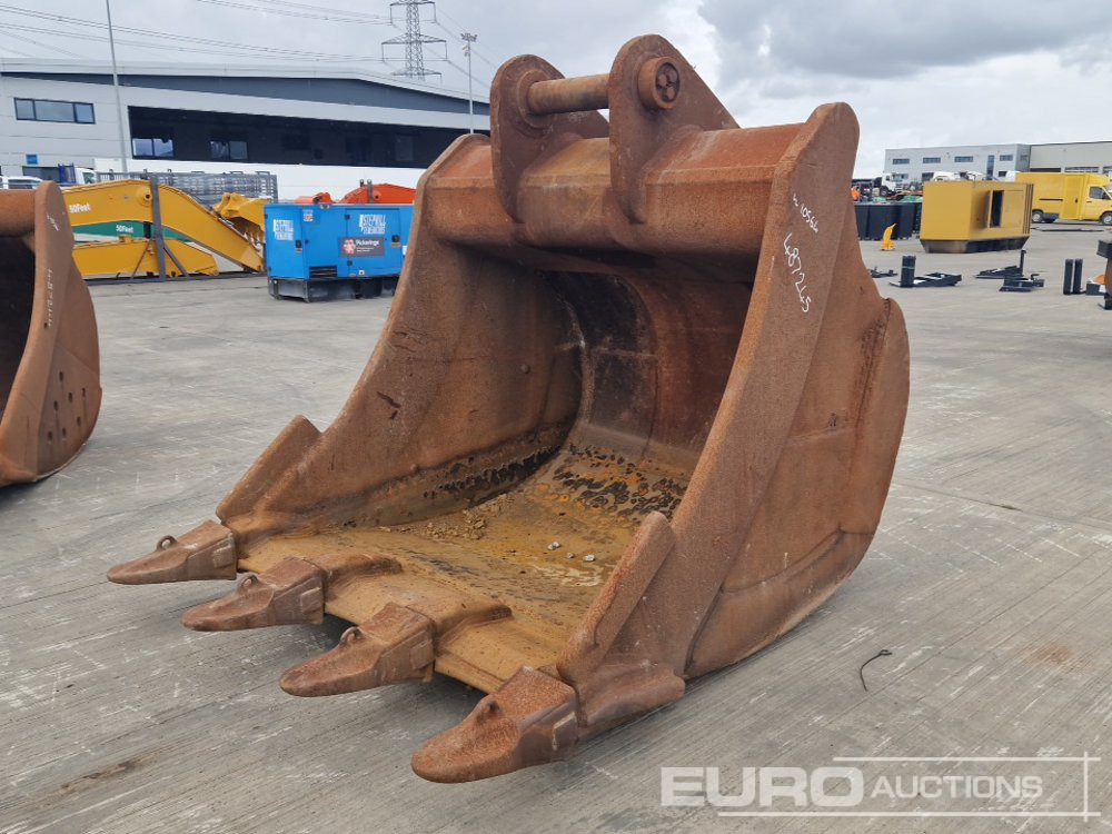 72" Digging Bucket 110mm Pin to suit 50 Ton Excavator - Godet: photos 1 72" Digging Bucket 110mm Pin to suit 50 Ton Excavator - Godet: photos 1