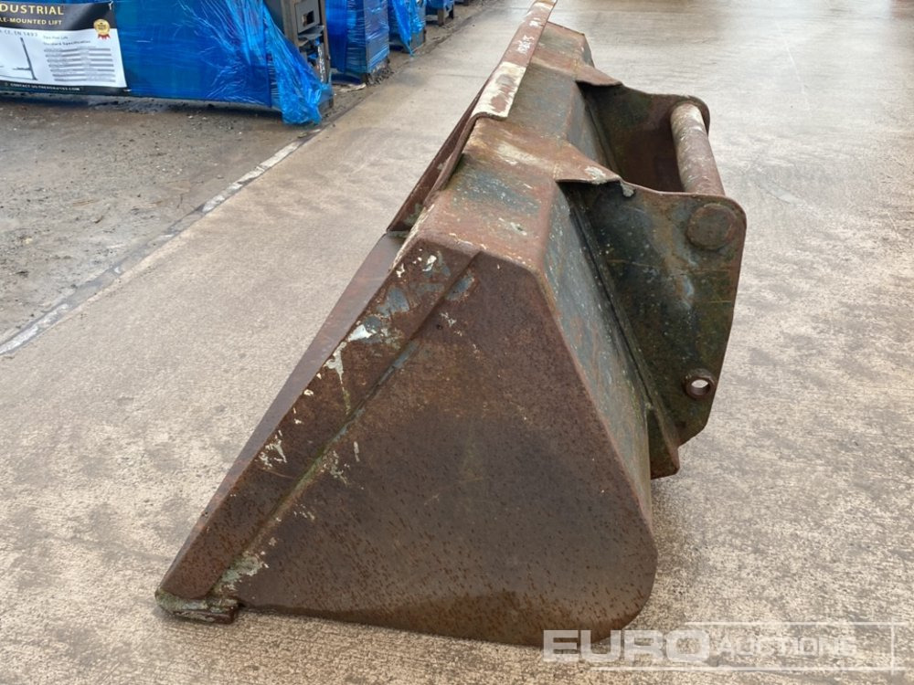 72" Front Loading Bucket to suit Manitou Telehandler - Godet: photos 3 72" Front Loading Bucket to suit Manitou Telehandler - Godet: photos 3