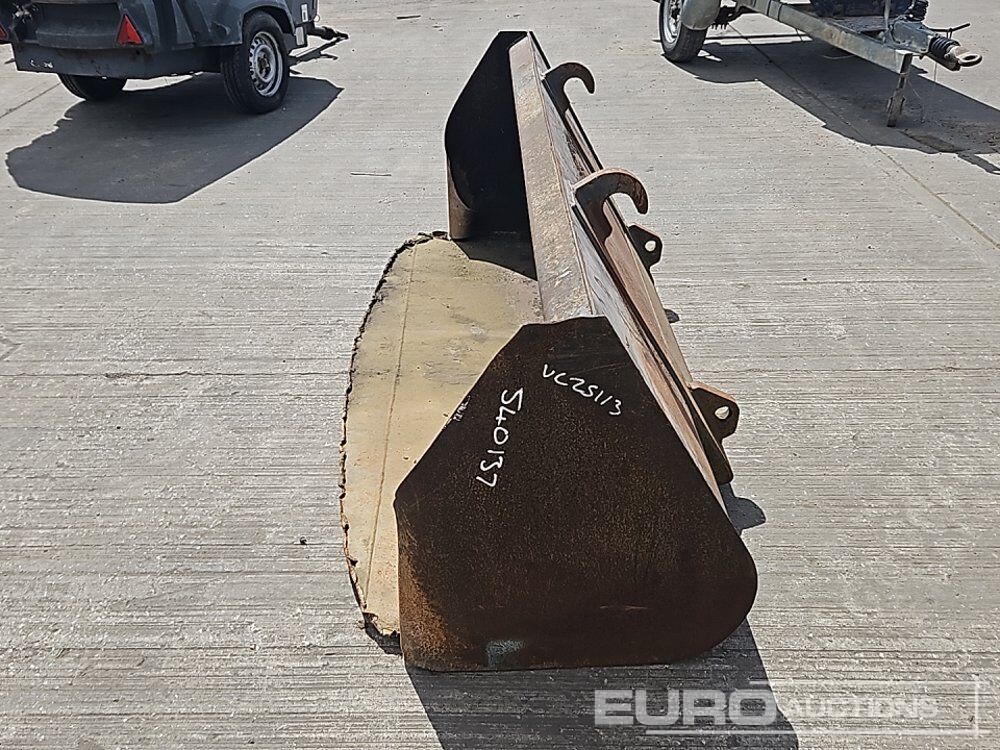 90" Loading Bucket to suit Telehandler - Godet: photos 2 90" Loading Bucket to suit Telehandler - Godet: photos 2